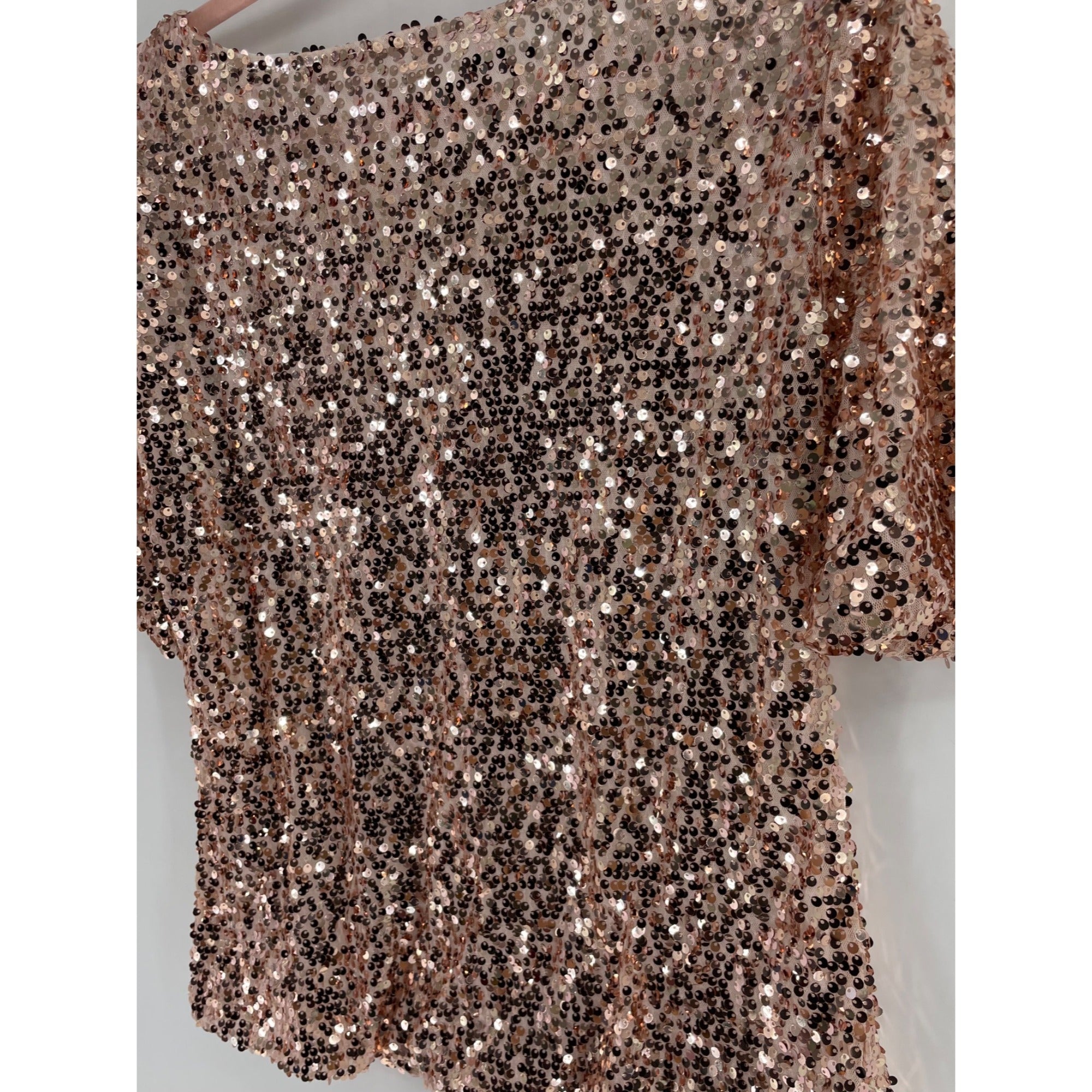 Women's Size Large Rose Gold Sequin Crew Neck Short-Sleeved Top