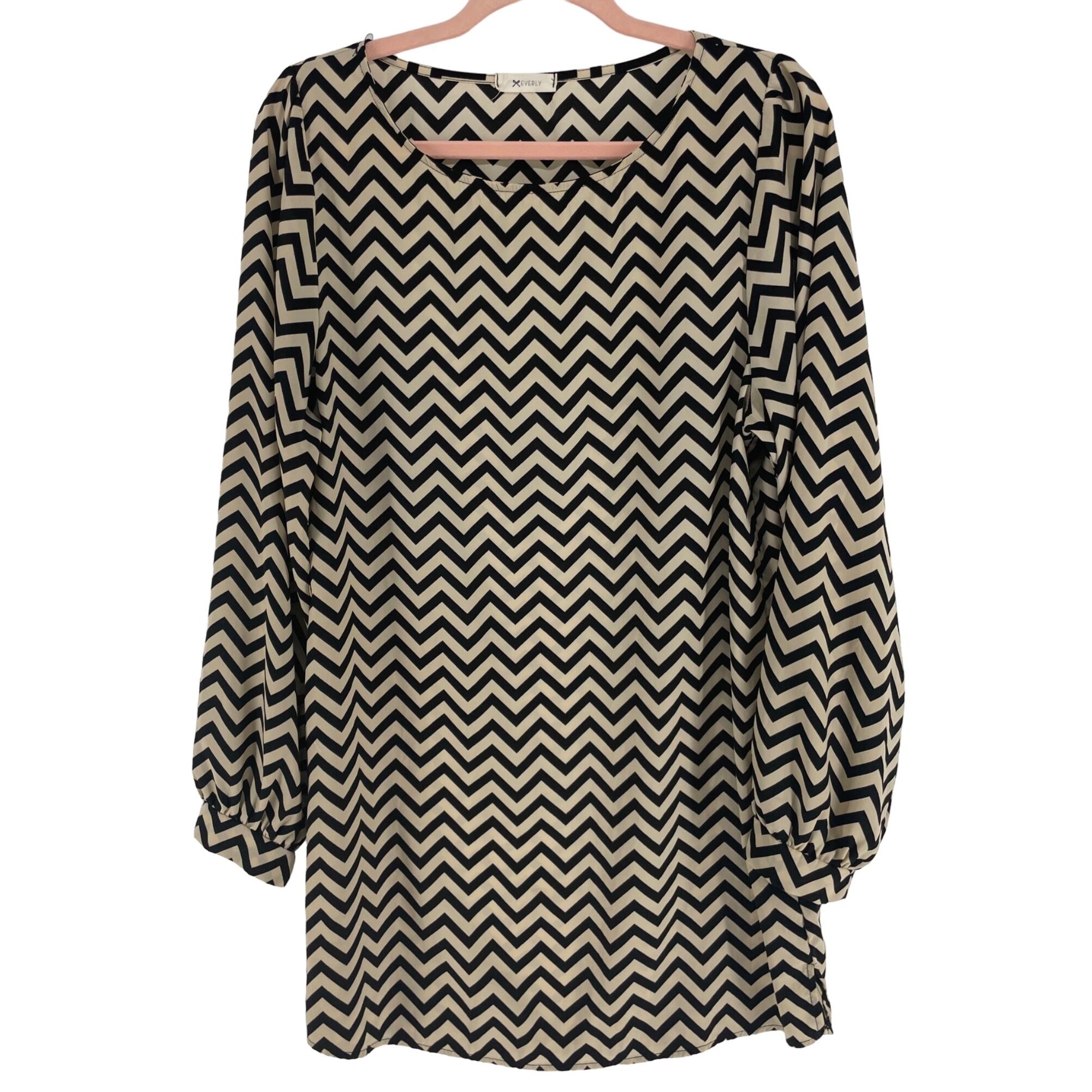 Everly Women's Size Large Black/Tan Chevron Long-Sleeved Mini Dress