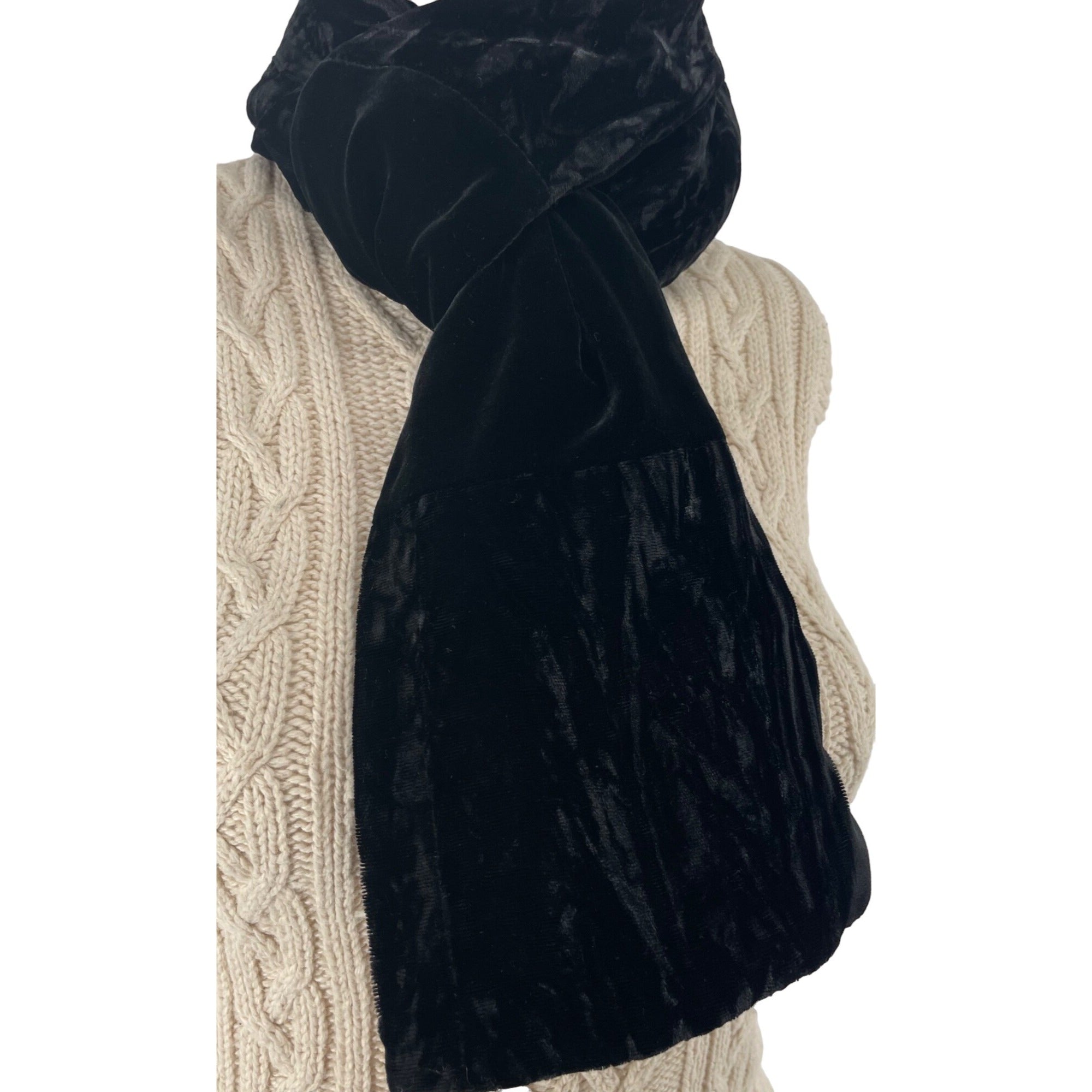 NWOT Mina Mann Women's Black Two-Tone Velvet Designer Scarf