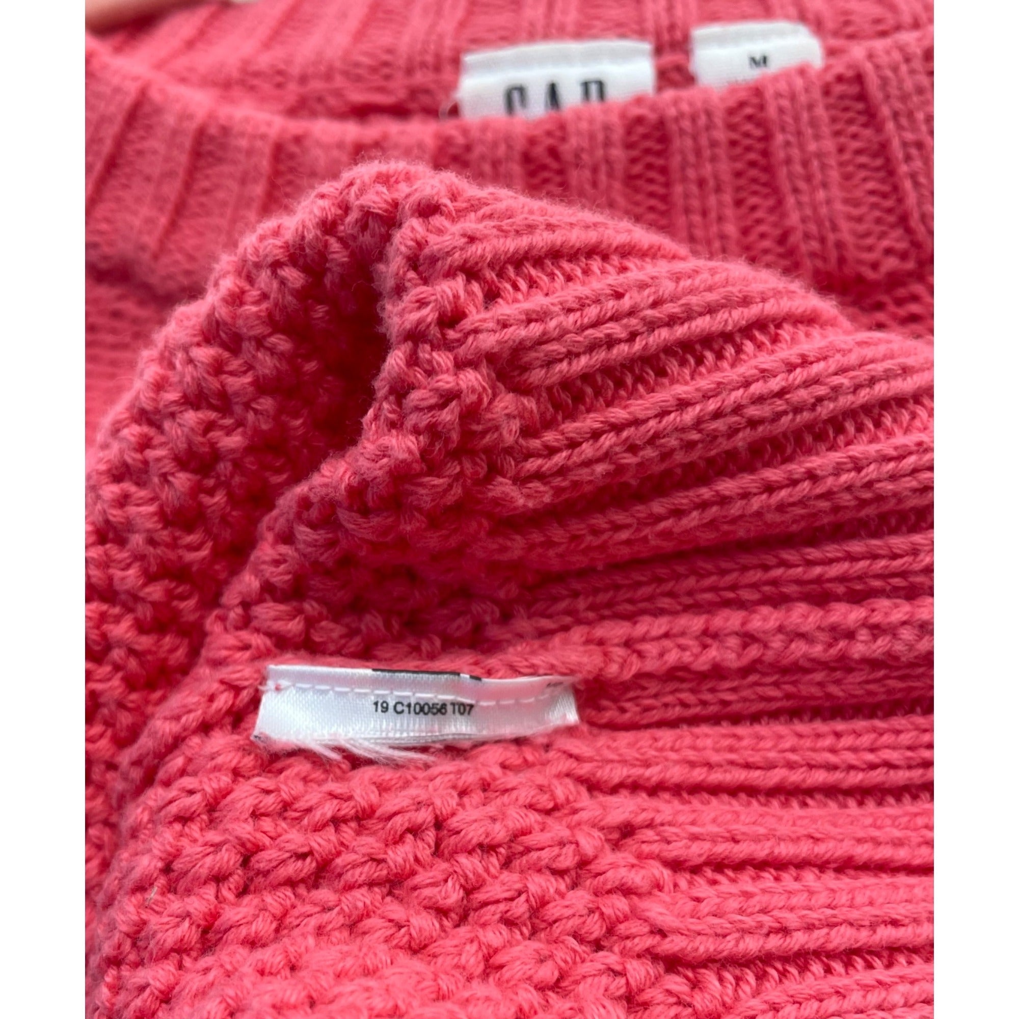 GAP Women’s Medium Hot Pink Crew Neck Sweater