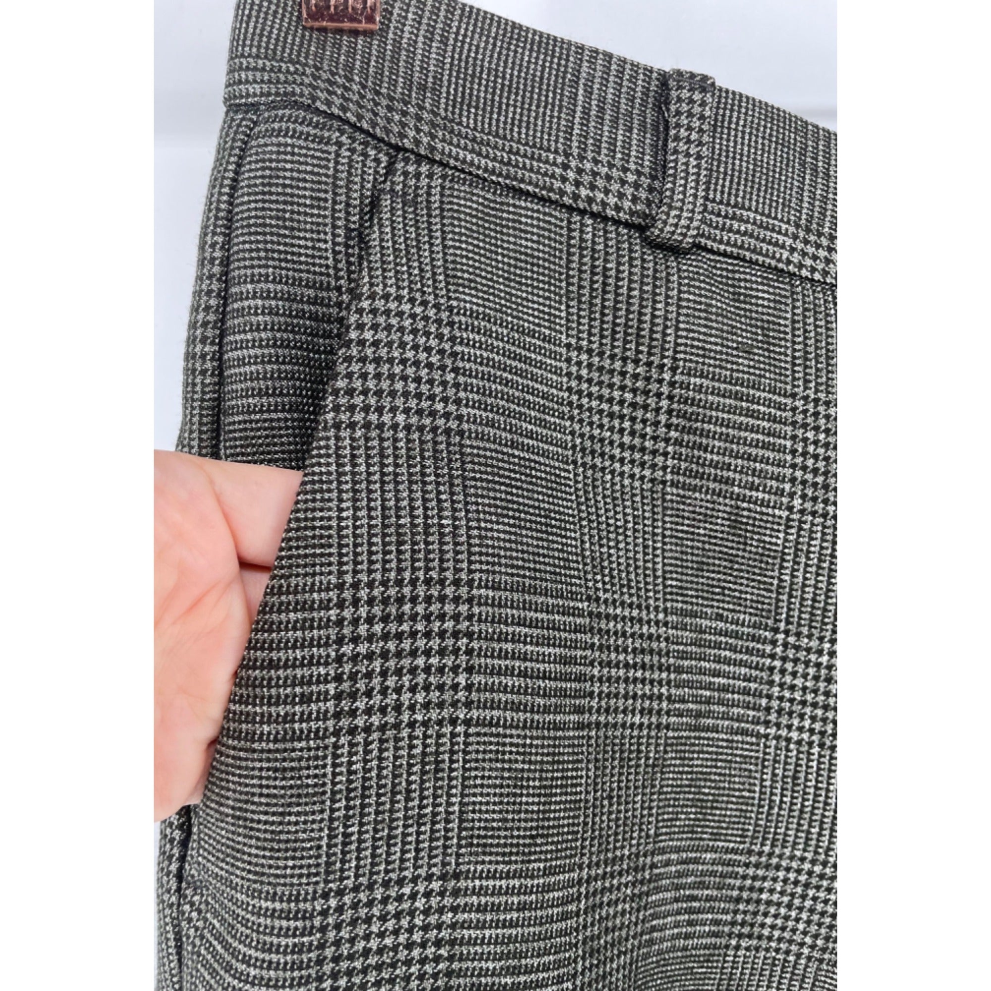 Banana Republic Women's Size 4 Black & Grey Pleated Plaid Dress Pants