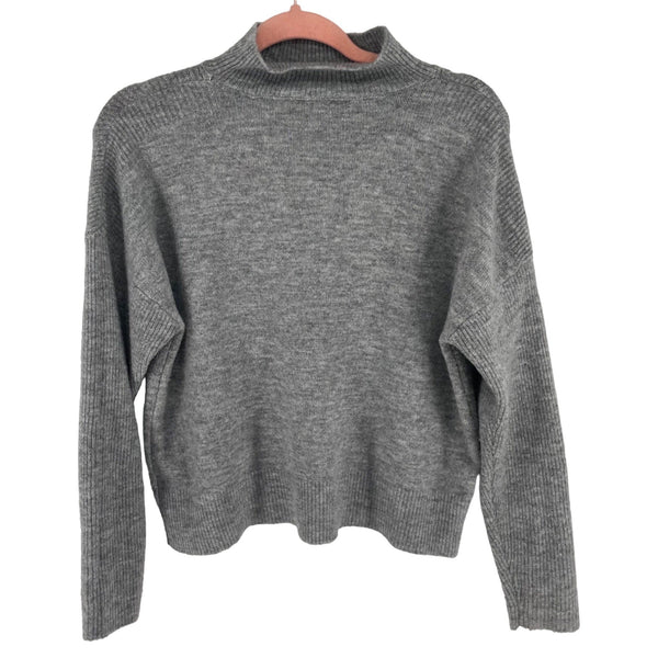 Time & Tru Women's Size 4-6 Grey Knit Sweater