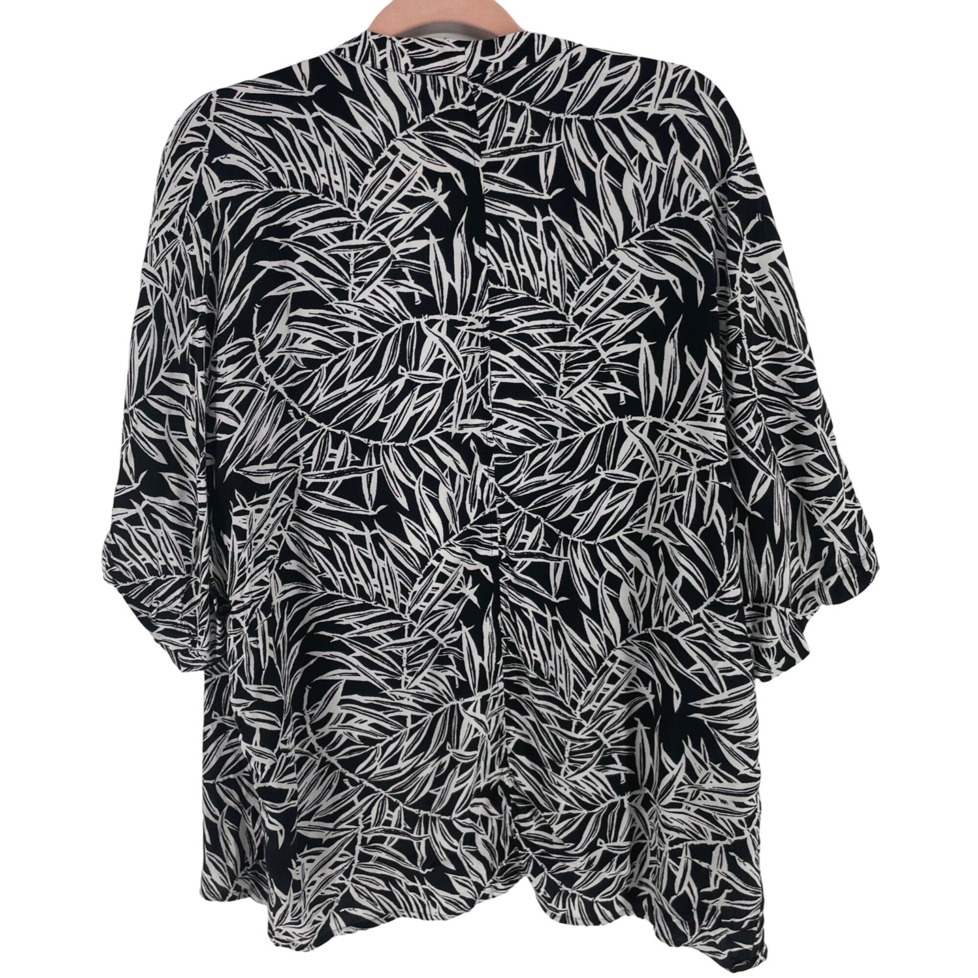 LOFT Women's Size Medium Black & White Leaf Print Beach Cover-Up