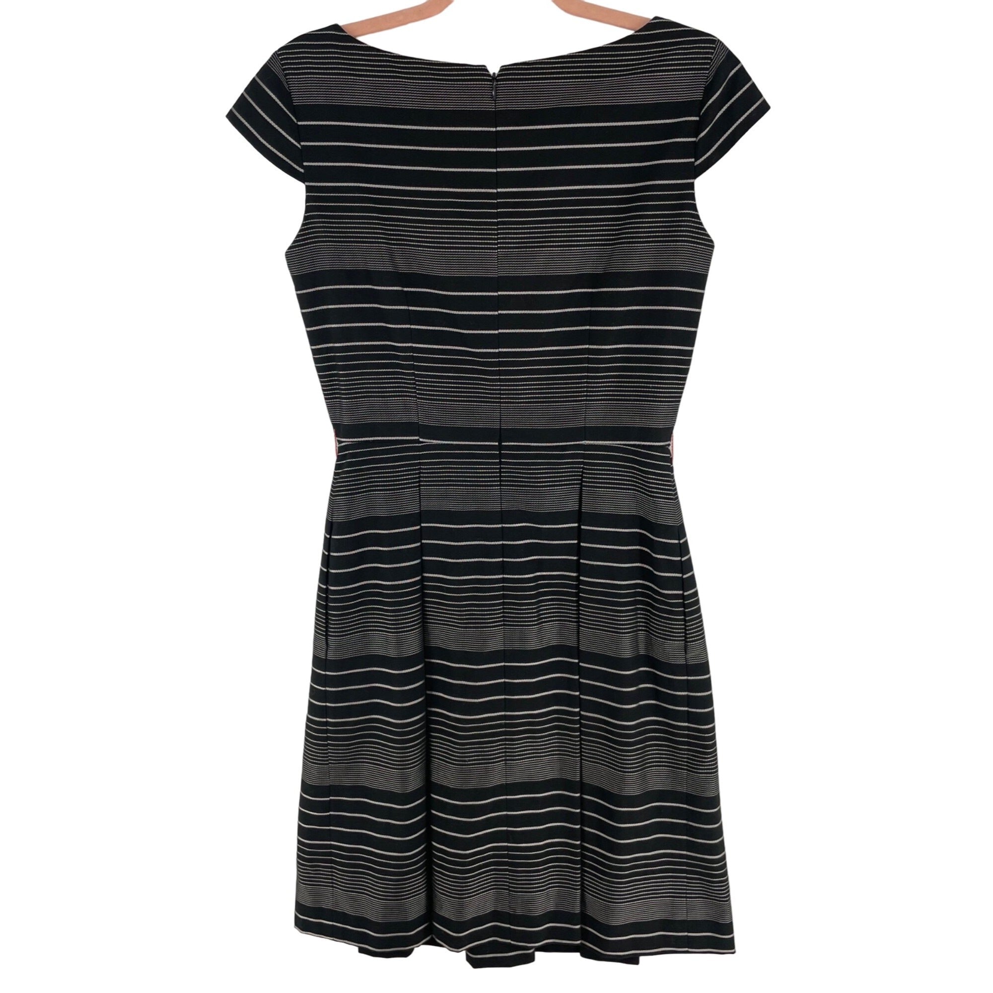 Tahari Arthur S. Levine Women's Size 4 Black/Grey Striped Pleated Dress