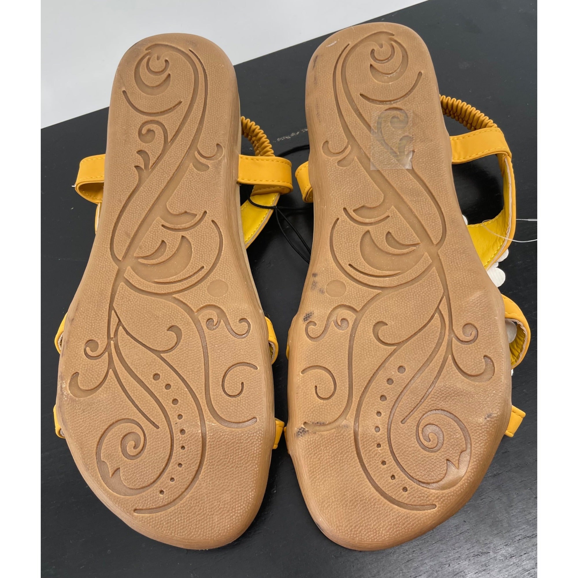 NWT Niki Women's Size 11 Mustard Yellow Leather Floral Sandals