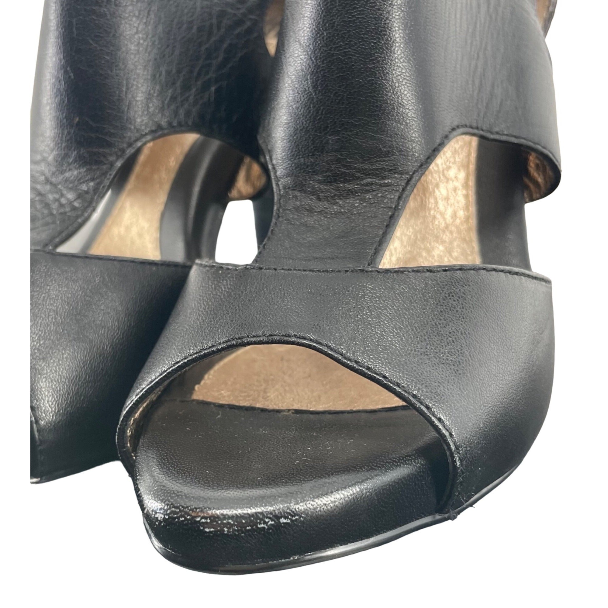 Söfft Women's Size 6 Black Leather Heeled Sandal