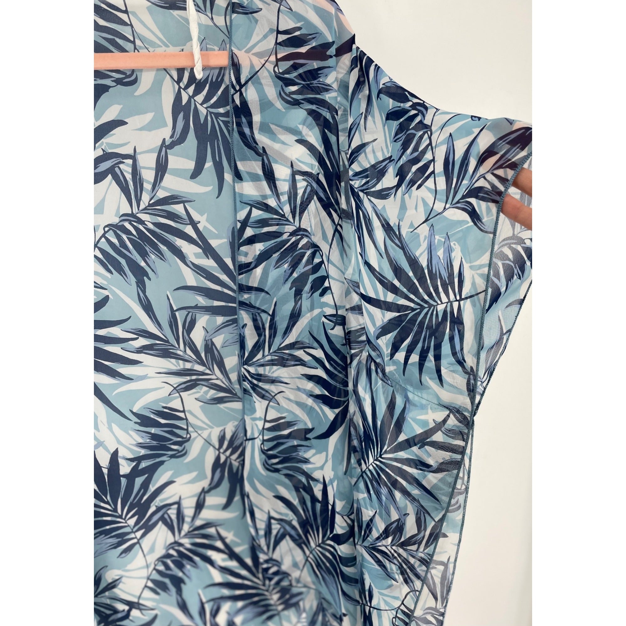 Emory Park Women's Size Medium Sheer White, Aqua & Navy Blue Beach Cover-Up