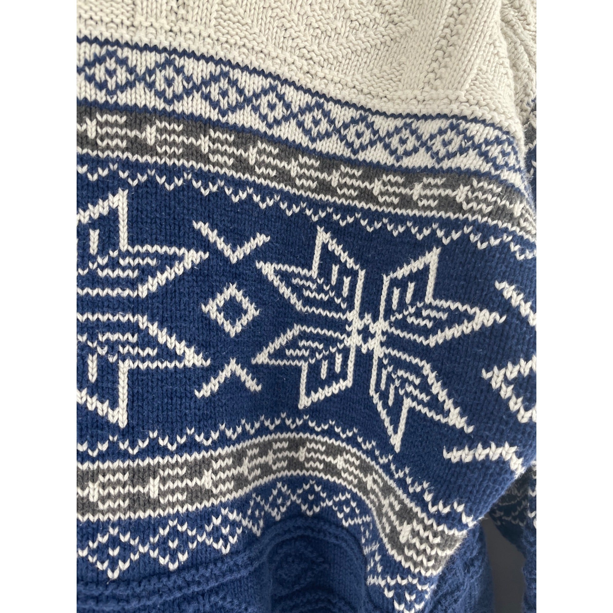 Aeropostale Men's Size large Blue, White & Grey Snowflake Print Cowl Neck Sweater