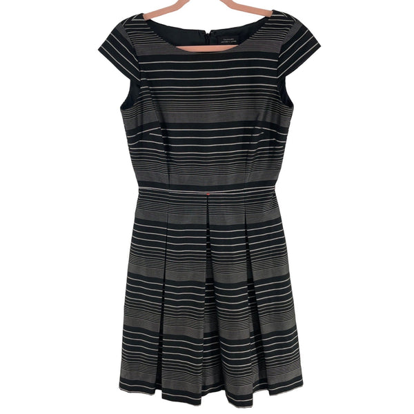 Tahari Arthur S. Levine Women's Size 4 Black/Grey Striped Pleated Dress