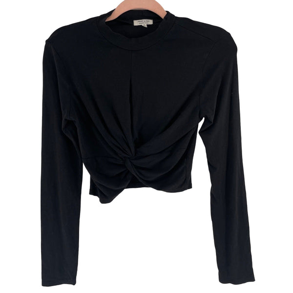 Heart & Hips Women's Size Medium Black Long-Sleeved Crop Top