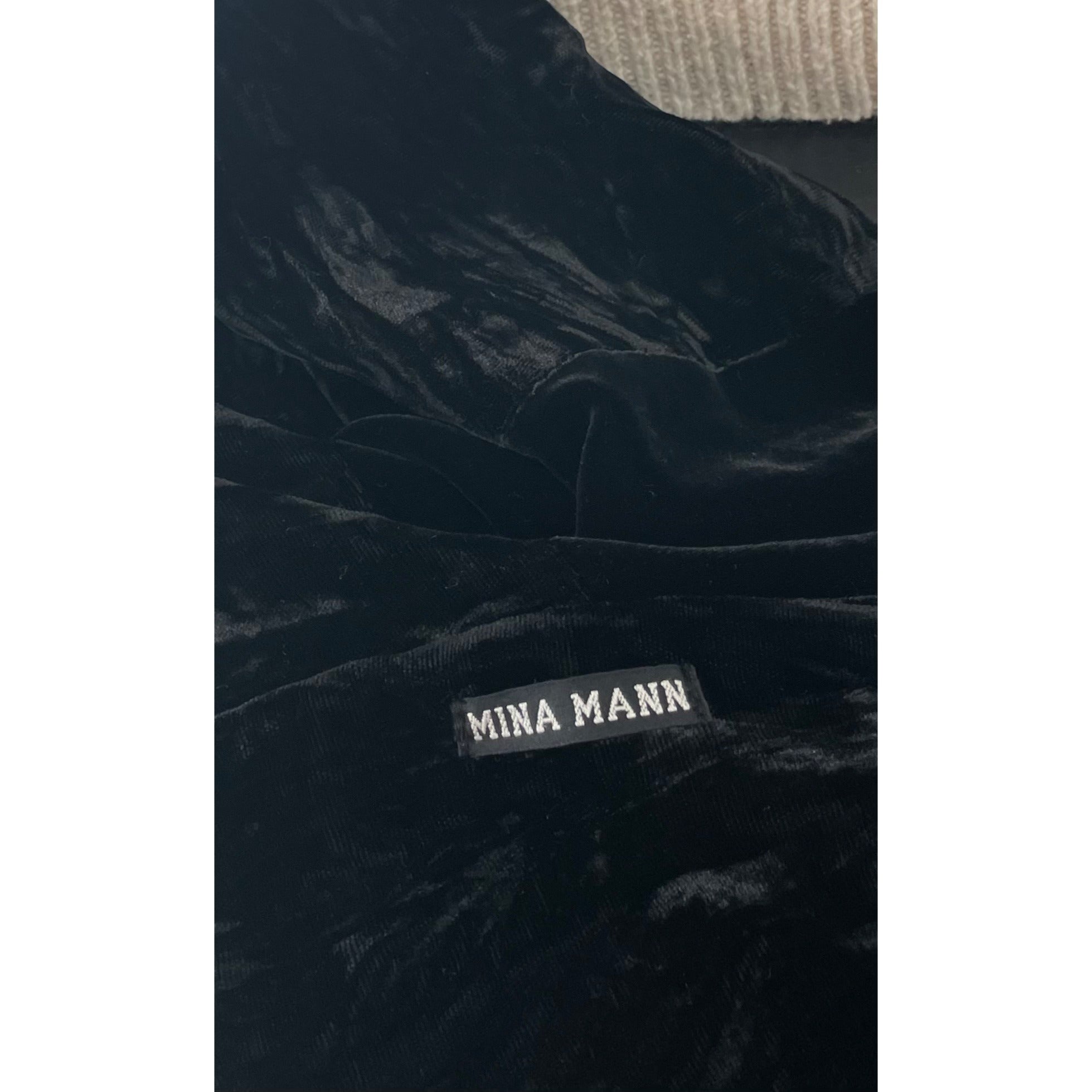 NWOT Mina Mann Women's Black Two-Tone Velvet Designer Scarf