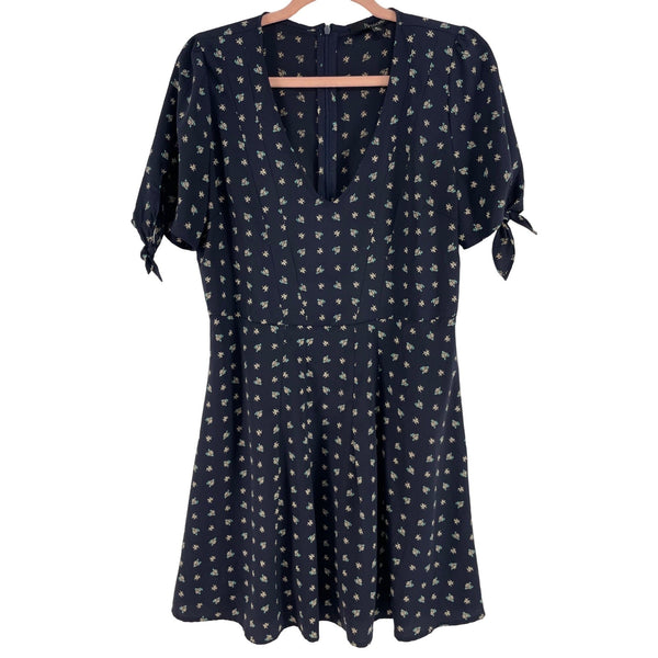 19 Cooper Women's Size Medium Navy Blue Floral Dress