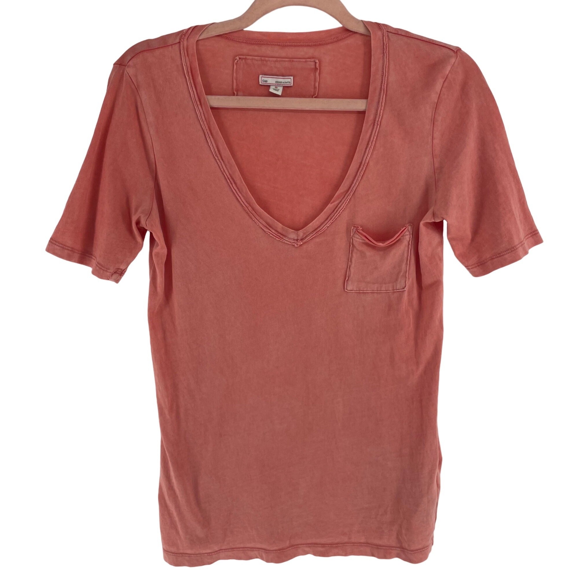 GAP Women's Size XS Salmon/Coral Pink Basic V-Neck T-Shirt